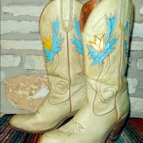 Miss Capezio Yellow Rose Cowgirl Boots size 6 /6.5 - Picture 3 of 5